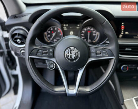 Білий Альфа Ромео Стелвіо, об'ємом двигуна 2 л та пробігом 111 тис. км за 14500 $, фото 24 на Automoto.ua