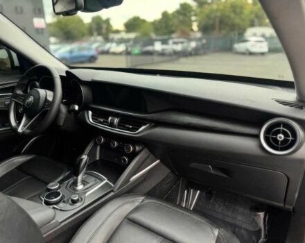 Білий Альфа Ромео Стелвіо, об'ємом двигуна 2 л та пробігом 34 тис. км за 10600 $, фото 9 на Automoto.ua