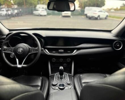 Білий Альфа Ромео Стелвіо, об'ємом двигуна 2 л та пробігом 34 тис. км за 10600 $, фото 6 на Automoto.ua