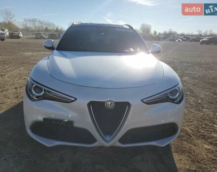 Білий Альфа Ромео Стелвіо, об'ємом двигуна 2 л та пробігом 28 тис. км за 6000 $, фото 4 на Automoto.ua