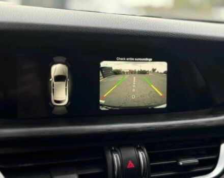 Білий Альфа Ромео Стелвіо, об'ємом двигуна 2 л та пробігом 34 тис. км за 10600 $, фото 10 на Automoto.ua