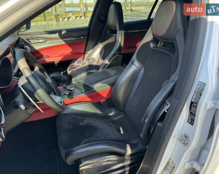 Білий Альфа Ромео Стелвіо, об'ємом двигуна 2.9 л та пробігом 50 тис. км за 49700 $, фото 16 на Automoto.ua