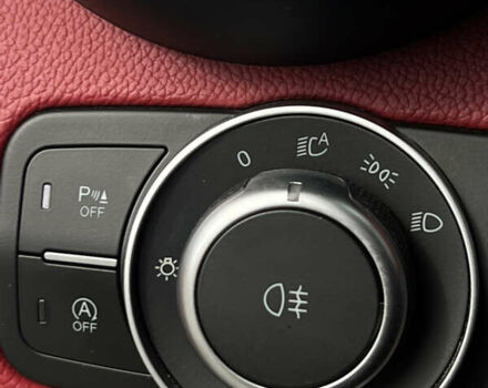 Белый Альфа Ромео Стелвио, объемом двигателя 2 л и пробегом 110 тыс. км за 18999 $, фото 12 на Automoto.ua