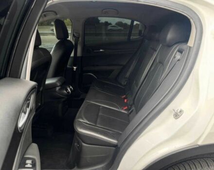 Білий Альфа Ромео Стелвіо, об'ємом двигуна 2 л та пробігом 34 тис. км за 10600 $, фото 13 на Automoto.ua