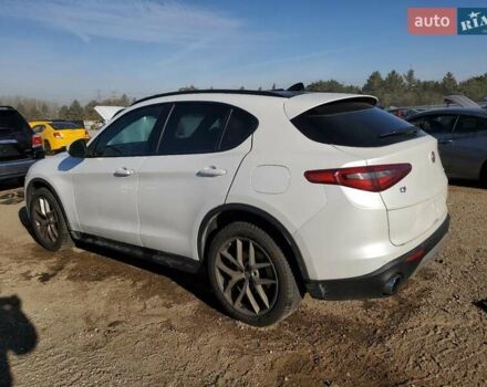 Білий Альфа Ромео Стелвіо, об'ємом двигуна 2 л та пробігом 28 тис. км за 6000 $, фото 1 на Automoto.ua