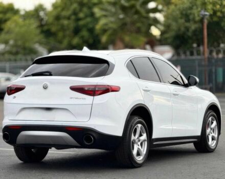 Білий Альфа Ромео Стелвіо, об'ємом двигуна 2 л та пробігом 34 тис. км за 10600 $, фото 4 на Automoto.ua