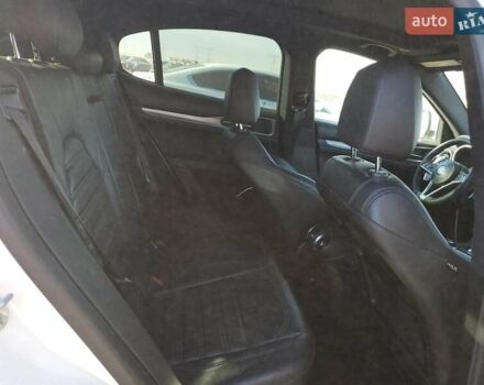 Білий Альфа Ромео Стелвіо, об'ємом двигуна 2 л та пробігом 28 тис. км за 6000 $, фото 9 на Automoto.ua