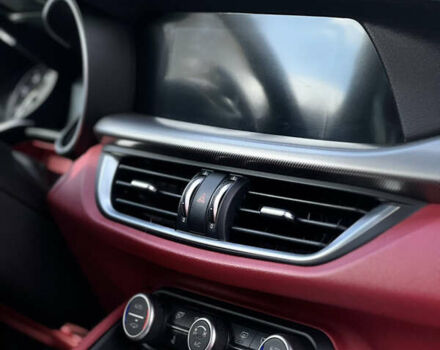 Белый Альфа Ромео Стелвио, объемом двигателя 2 л и пробегом 110 тыс. км за 18999 $, фото 23 на Automoto.ua