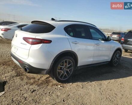 Білий Альфа Ромео Стелвіо, об'ємом двигуна 2 л та пробігом 28 тис. км за 6000 $, фото 2 на Automoto.ua