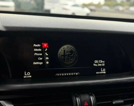 Білий Альфа Ромео Стелвіо, об'ємом двигуна 2 л та пробігом 34 тис. км за 10600 $, фото 11 на Automoto.ua