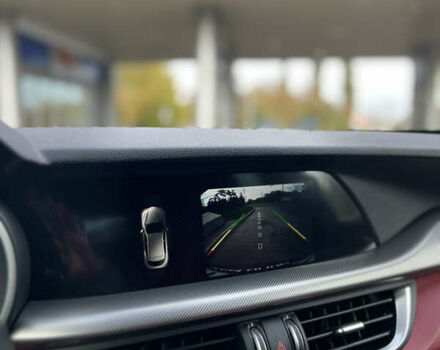 Белый Альфа Ромео Стелвио, объемом двигателя 2 л и пробегом 110 тыс. км за 18999 $, фото 19 на Automoto.ua