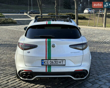 Білий Альфа Ромео Стелвіо, об'ємом двигуна 2.9 л та пробігом 50 тис. км за 49700 $, фото 4 на Automoto.ua