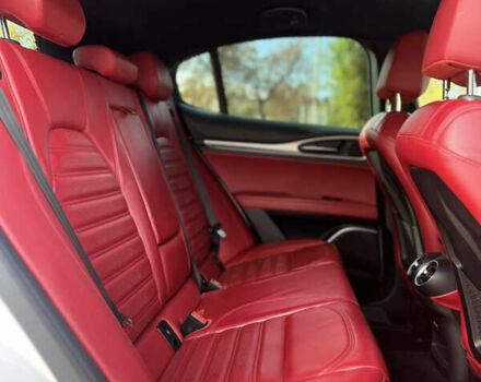 Білий Альфа Ромео Стелвіо, об'ємом двигуна 2 л та пробігом 110 тис. км за 18999 $, фото 28 на Automoto.ua