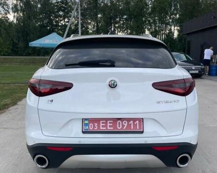 Білий Альфа Ромео Стелвіо, об'ємом двигуна 2 л та пробігом 99 тис. км за 21000 $, фото 18 на Automoto.ua