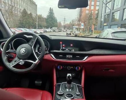 Белый Альфа Ромео Стелвио, объемом двигателя 2 л и пробегом 87 тыс. км за 21900 $, фото 18 на Automoto.ua