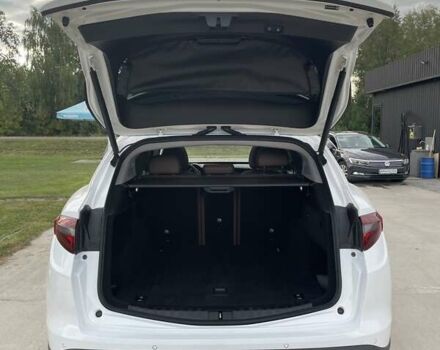 Белый Альфа Ромео Стелвио, объемом двигателя 2 л и пробегом 91 тыс. км за 20000 $, фото 17 на Automoto.ua