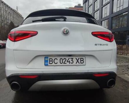 Белый Альфа Ромео Стелвио, объемом двигателя 2 л и пробегом 87 тыс. км за 21900 $, фото 4 на Automoto.ua