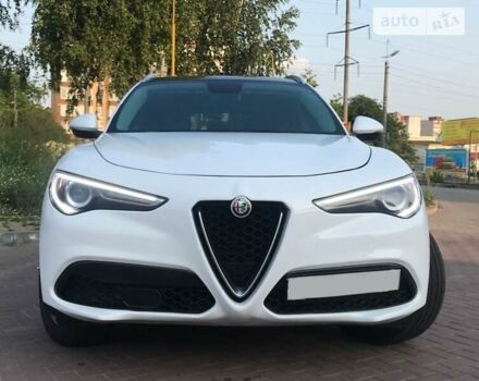 Белый Альфа Ромео Стелвио, объемом двигателя 2 л и пробегом 92 тыс. км за 23500 $, фото 4 на Automoto.ua