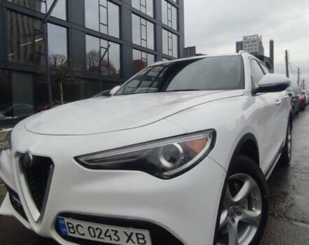 Белый Альфа Ромео Стелвио, объемом двигателя 2 л и пробегом 87 тыс. км за 21900 $, фото 1 на Automoto.ua