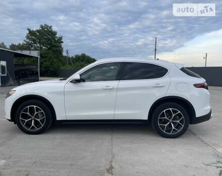 Белый Альфа Ромео Стелвио, объемом двигателя 2 л и пробегом 91 тыс. км за 20000 $, фото 2 на Automoto.ua
