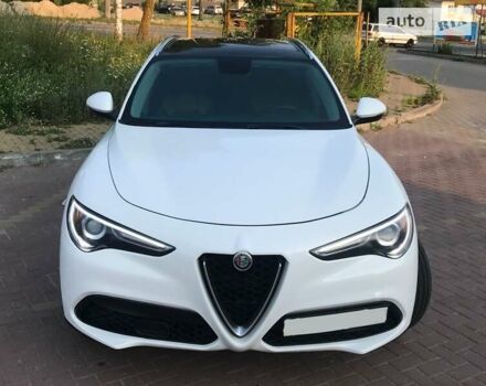 Белый Альфа Ромео Стелвио, объемом двигателя 2 л и пробегом 92 тыс. км за 23500 $, фото 5 на Automoto.ua