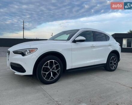 Білий Альфа Ромео Стелвіо, об'ємом двигуна 2 л та пробігом 99 тис. км за 21000 $, фото 2 на Automoto.ua