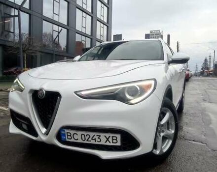 Белый Альфа Ромео Стелвио, объемом двигателя 2 л и пробегом 87 тыс. км за 21900 $, фото 3 на Automoto.ua