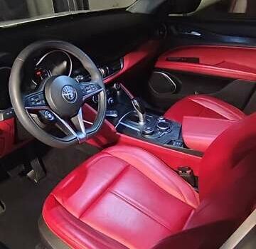 Белый Альфа Ромео Стелвио, объемом двигателя 2 л и пробегом 87 тыс. км за 21900 $, фото 41 на Automoto.ua