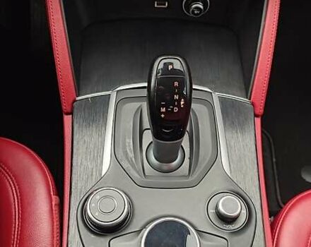 Белый Альфа Ромео Стелвио, объемом двигателя 2 л и пробегом 87 тыс. км за 21900 $, фото 19 на Automoto.ua