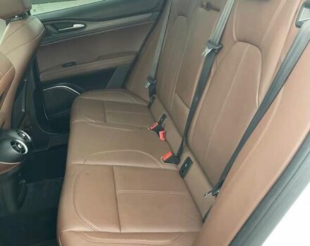 Білий Альфа Ромео Стелвіо, об'ємом двигуна 2 л та пробігом 99 тис. км за 21000 $, фото 14 на Automoto.ua