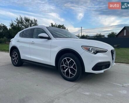 Білий Альфа Ромео Стелвіо, об'ємом двигуна 2 л та пробігом 99 тис. км за 21000 $, фото 11 на Automoto.ua