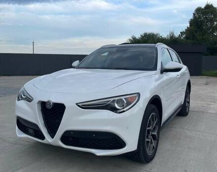 Білий Альфа Ромео Стелвіо, об'ємом двигуна 2 л та пробігом 99 тис. км за 21000 $, фото 12 на Automoto.ua