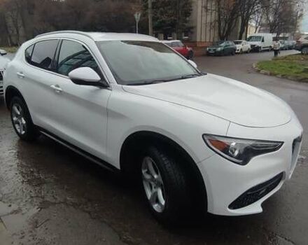 Белый Альфа Ромео Стелвио, объемом двигателя 2 л и пробегом 87 тыс. км за 21900 $, фото 5 на Automoto.ua