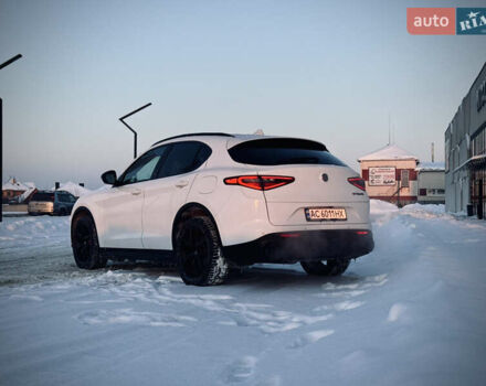 Білий Альфа Ромео Стелвіо, об'ємом двигуна 2 л та пробігом 59 тис. км за 19300 $, фото 7 на Automoto.ua