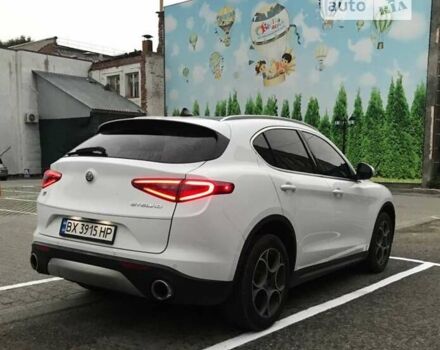 Белый Альфа Ромео Стелвио, объемом двигателя 2 л и пробегом 92 тыс. км за 23500 $, фото 1 на Automoto.ua