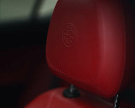 Белый Альфа Ромео Стелвио, объемом двигателя 2 л и пробегом 54 тыс. км за 30000 $, фото 16 на Automoto.ua