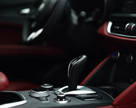 Белый Альфа Ромео Стелвио, объемом двигателя 2 л и пробегом 54 тыс. км за 30000 $, фото 27 на Automoto.ua