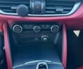 Білий Альфа Ромео Стелвіо, об'ємом двигуна 2 л та пробігом 144 тис. км за 21500 $, фото 56 на Automoto.ua