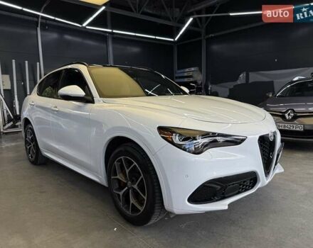Белый Альфа Ромео Стелвио, объемом двигателя 2 л и пробегом 59 тыс. км за 27500 $, фото 8 на Automoto.ua