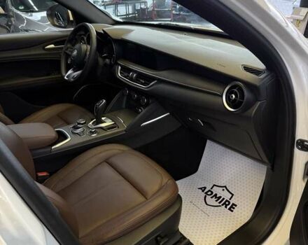 Белый Альфа Ромео Стелвио, объемом двигателя 2 л и пробегом 59 тыс. км за 27500 $, фото 12 на Automoto.ua