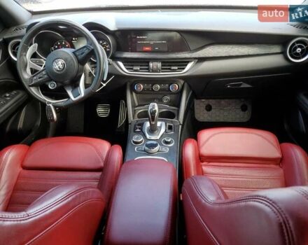 Белый Альфа Ромео Стелвио, объемом двигателя 2 л и пробегом 110 тыс. км за 6600 $, фото 7 на Automoto.ua