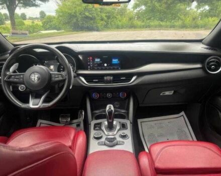 Білий Альфа Ромео Стелвіо, об'ємом двигуна 2 л та пробігом 45 тис. км за 15600 $, фото 9 на Automoto.ua