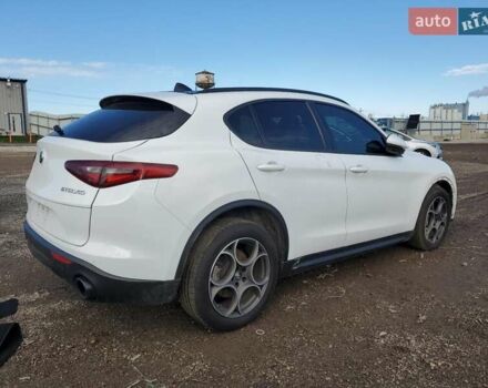 Белый Альфа Ромео Стелвио, объемом двигателя 2 л и пробегом 110 тыс. км за 6600 $, фото 5 на Automoto.ua