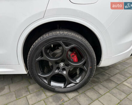 Белый Альфа Ромео Стелвио, объемом двигателя 2 л и пробегом 49 тыс. км за 42000 $, фото 10 на Automoto.ua