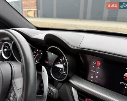 Белый Альфа Ромео Стелвио, объемом двигателя 2 л и пробегом 49 тыс. км за 42000 $, фото 30 на Automoto.ua