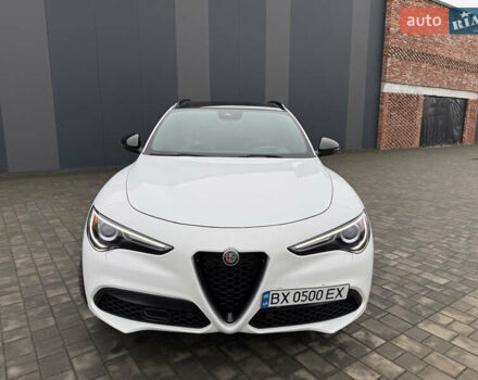 Белый Альфа Ромео Стелвио, объемом двигателя 2 л и пробегом 49 тыс. км за 42000 $, фото 1 на Automoto.ua