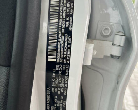 Белый Альфа Ромео Стелвио, объемом двигателя 2 л и пробегом 27 тыс. км за 28000 $, фото 6 на Automoto.ua