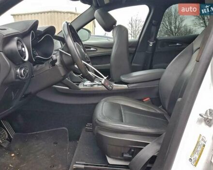 Белый Альфа Ромео Стелвио, объемом двигателя 2 л и пробегом 88 тыс. км за 8000 $, фото 6 на Automoto.ua