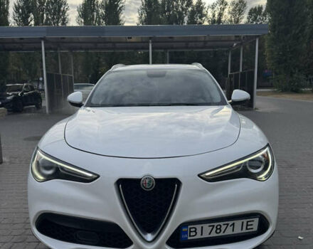 Белый Альфа Ромео Стелвио, объемом двигателя 2 л и пробегом 90 тыс. км за 22000 $, фото 1 на Automoto.ua