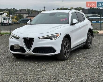 Белый Альфа Ромео Стелвио, объемом двигателя 2 л и пробегом 191 тыс. км за 13900 $, фото 1 на Automoto.ua